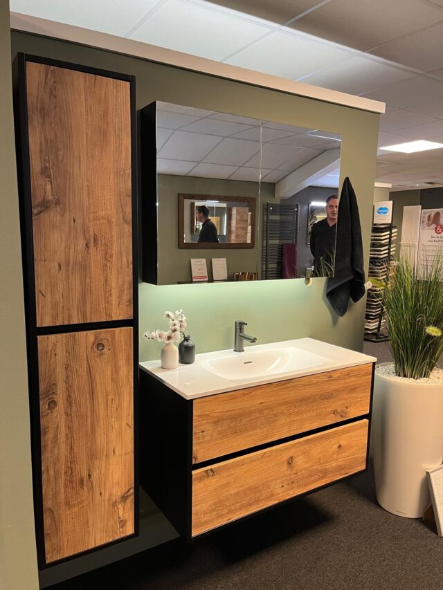 Badmeubel Brauer Incl Wastafel 120br In Lichte Houtkleur Met 4 Laden