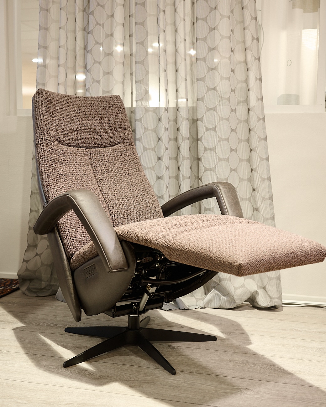 Opruiming De Toekomst Twice 280n Fauteuil Opruiming De Toekomst Twice 280n Fauteuil