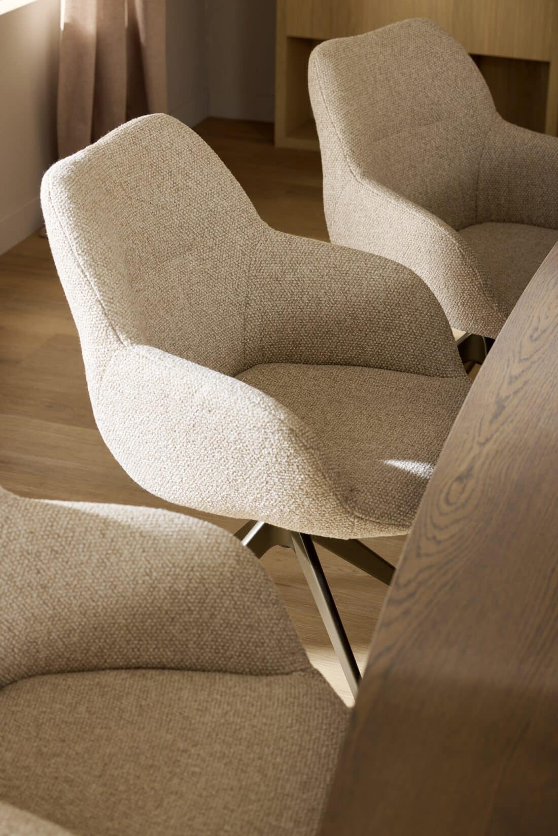 Kiq Arm Deluxe024 Dining Chair Fabric Beige Breesnewworld