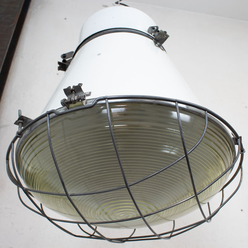 1591192743 04 Witte Fabriekslamp 07