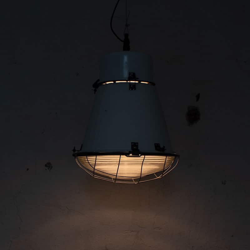 1591259370 01 Witte Fabriekslamp 04