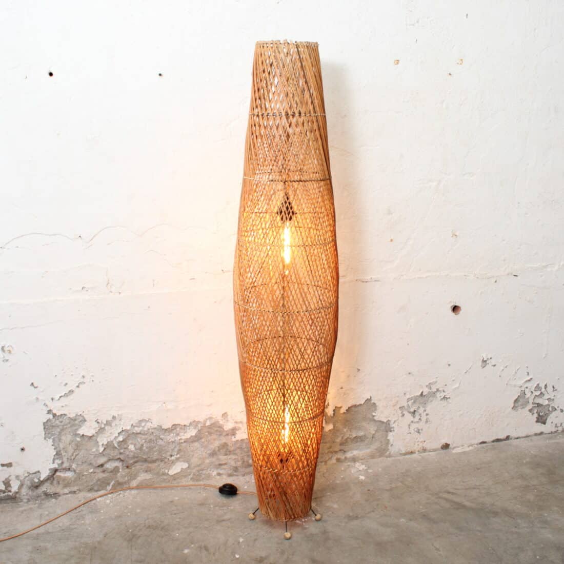 Rotan Vloerlamp Apollo Gemeleerd L Rotan Vloerlamp Apollo Gemeleerd L