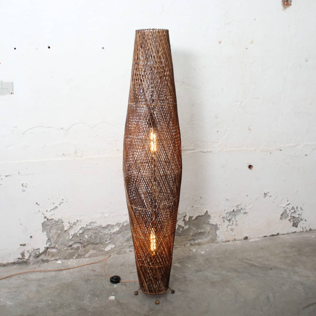 Rotan Vloerlamp Apollo Bruin L Rotan Vloerlamp Apollo Bruin L