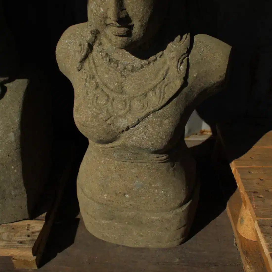 Greenstone Beeld Vrouw
