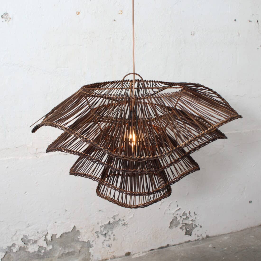 Rotan Hanglamp Wabisabi Half Bruin M Rotan Hanglamp Wabisabi Half Bruin M