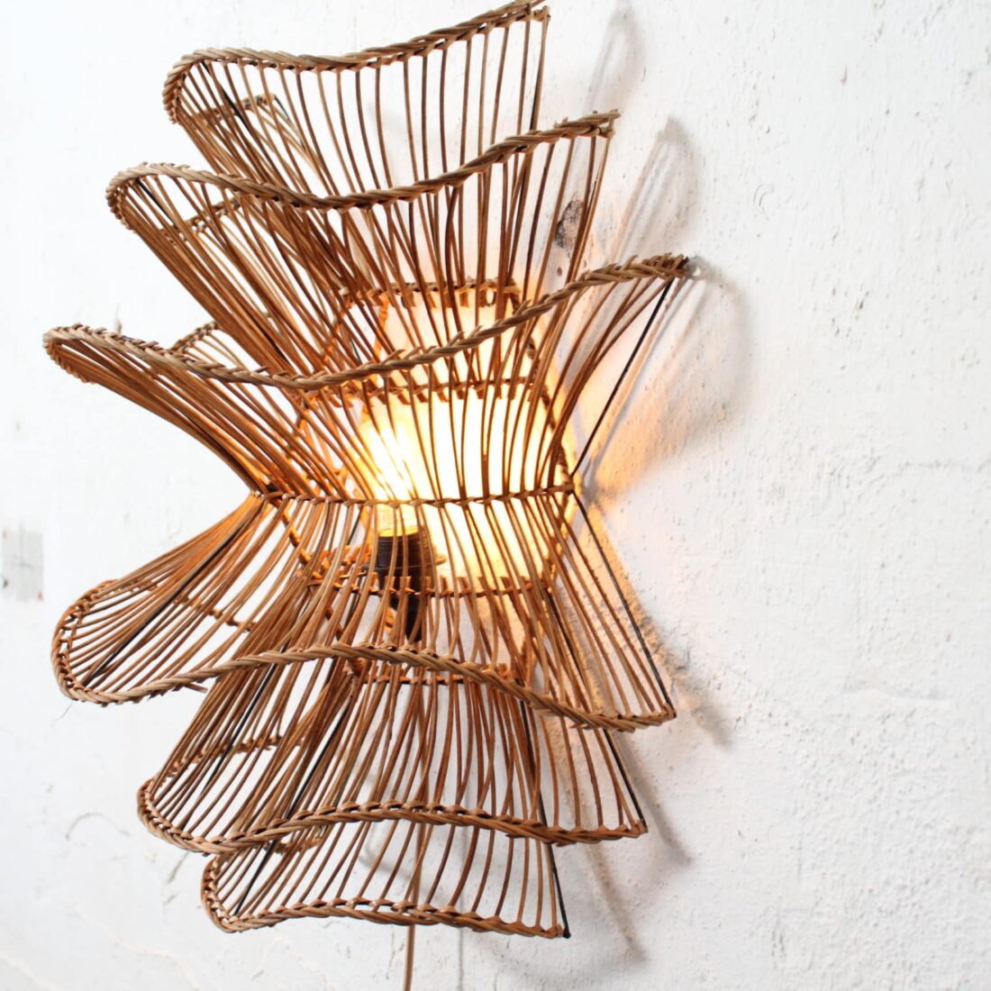 Rotan Wandlamp Wabisabi Gemeleerd L Rotan Wandlamp Wabisabi Gemeleerd L