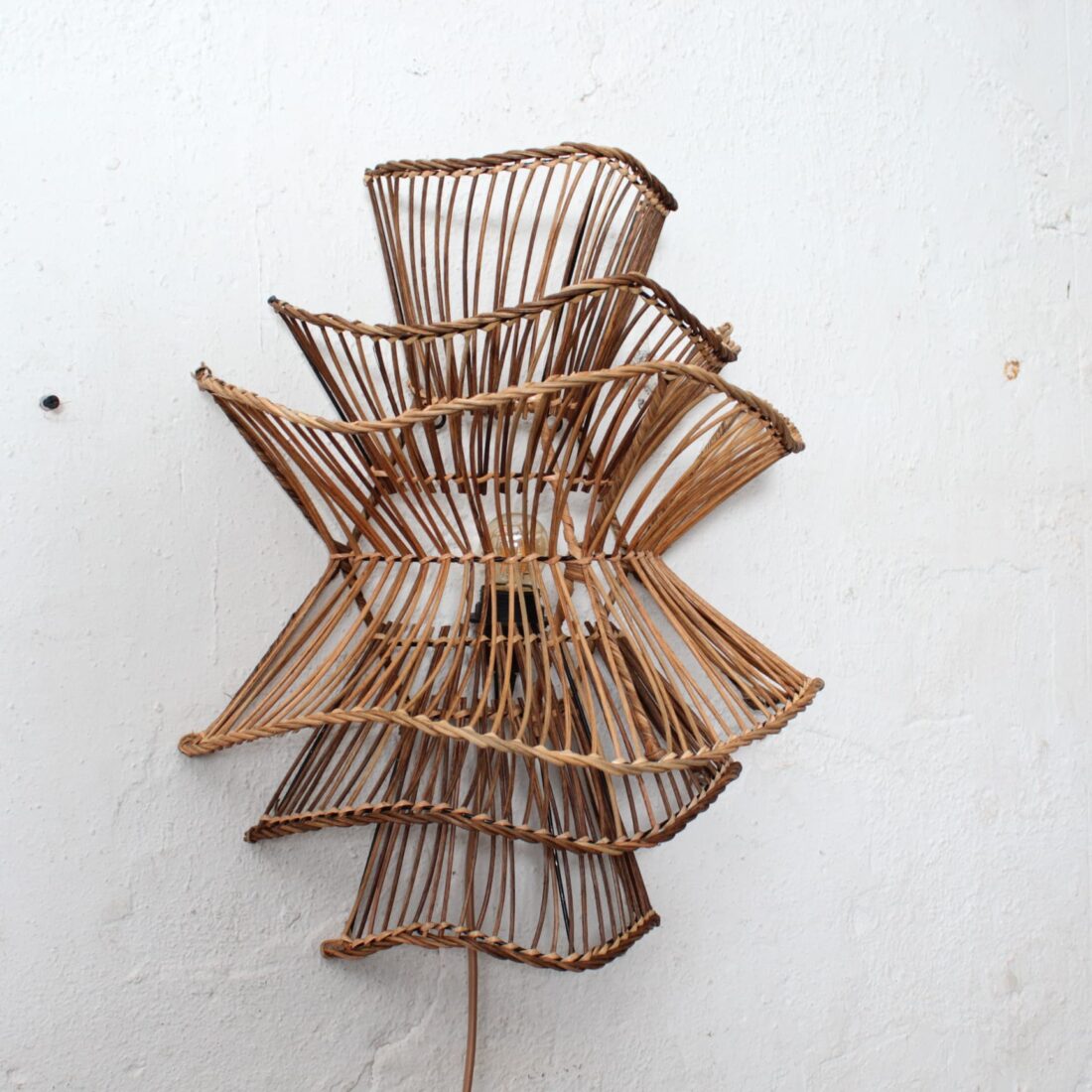 Rotan Wandlamp Wabisabi Gemeleerd M