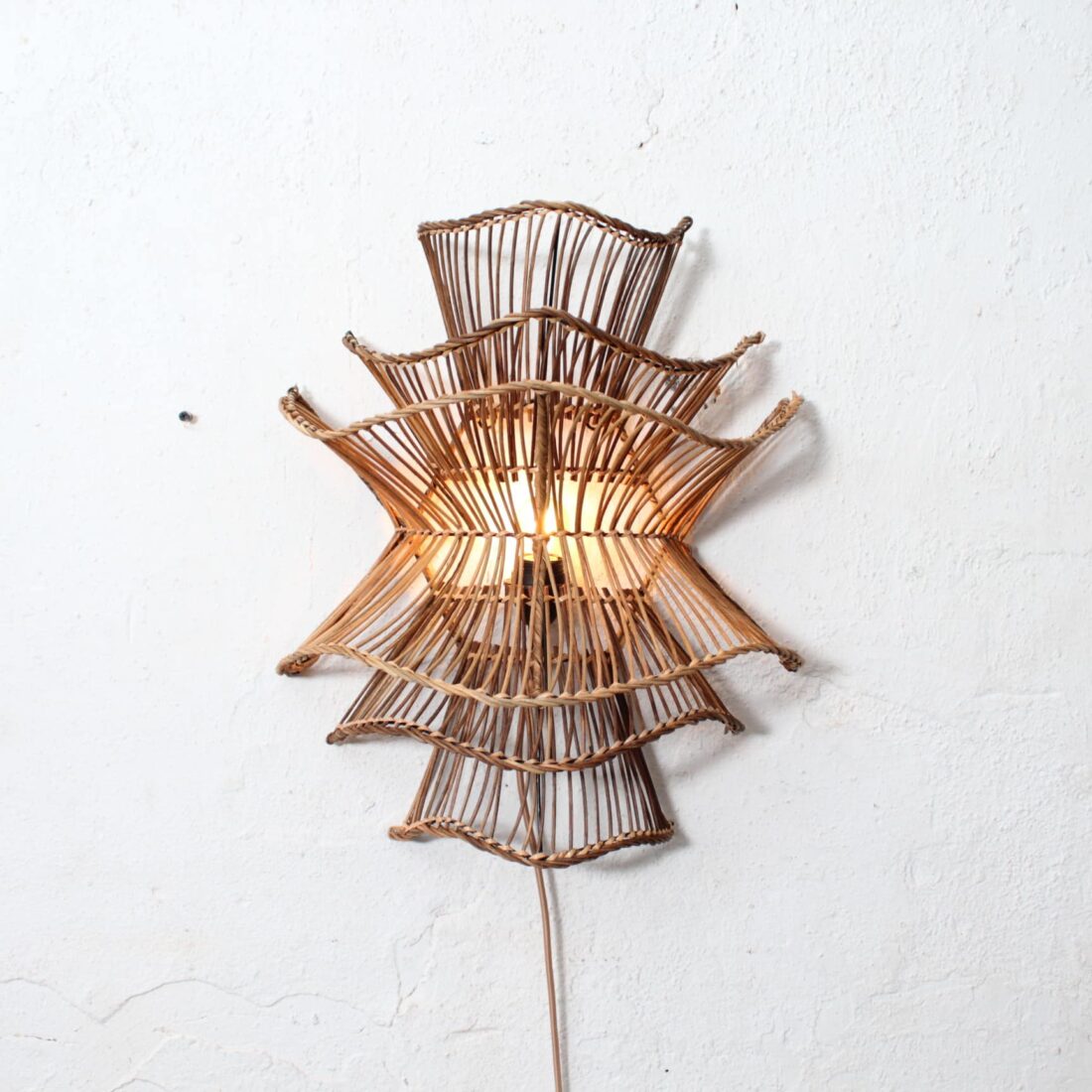 Rotan Wandlamp Wabisabi Gemeleerd M