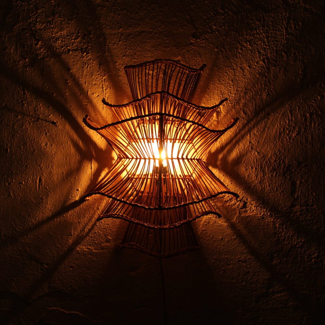 Rotan Wandlamp Wabisabi Gemeleerd M