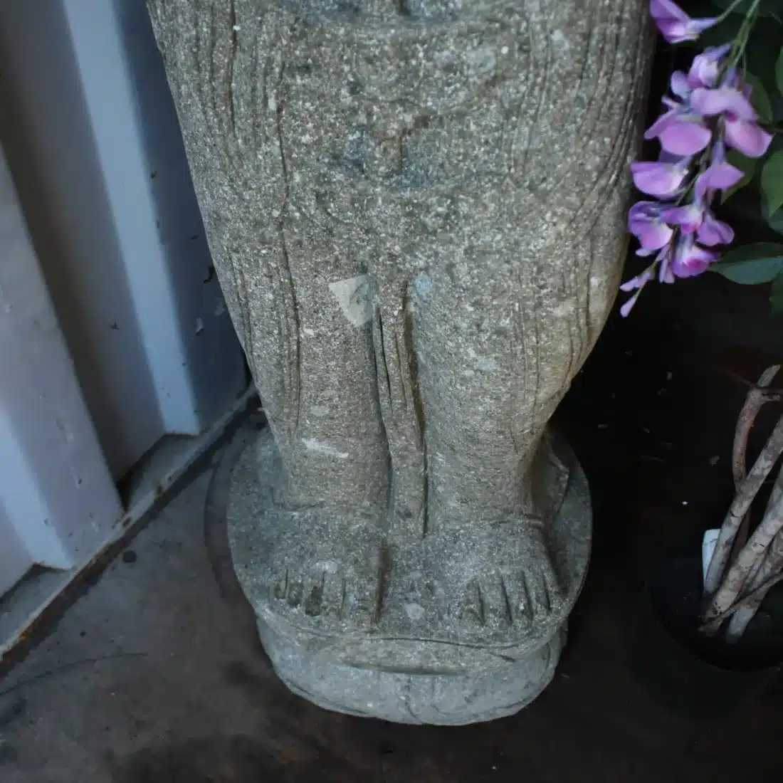 Staand Sri Dewi Beeld