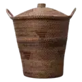 Rotan mand met deksel