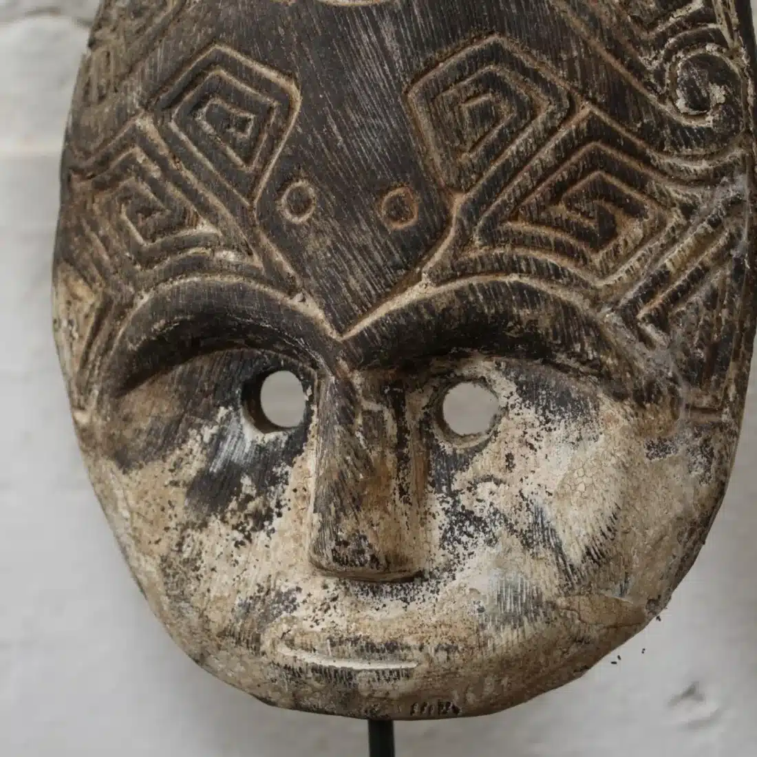 Indonesische Masker Op Standaard L Indonesische Masker Op Standaard L
