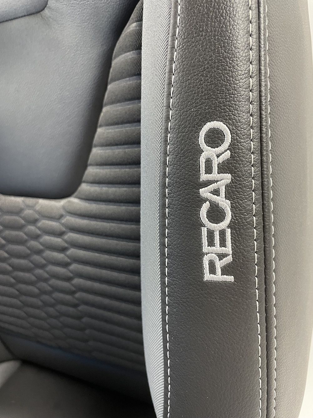 10000 10001 Ford Focus Seats 10