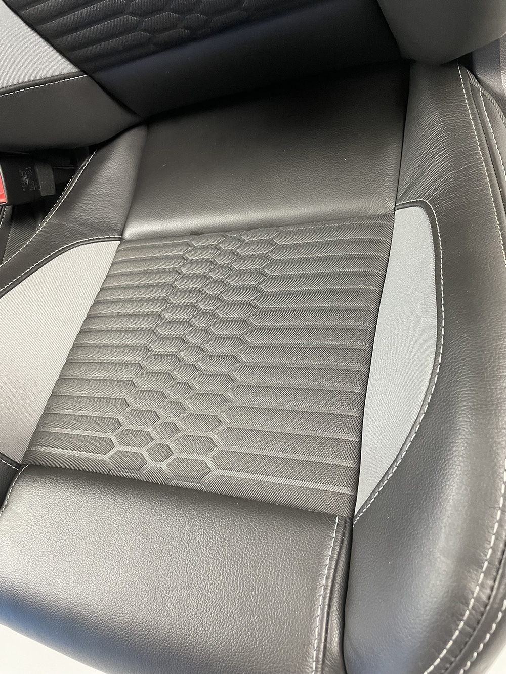 10000 10001 Ford Focus Seats 11