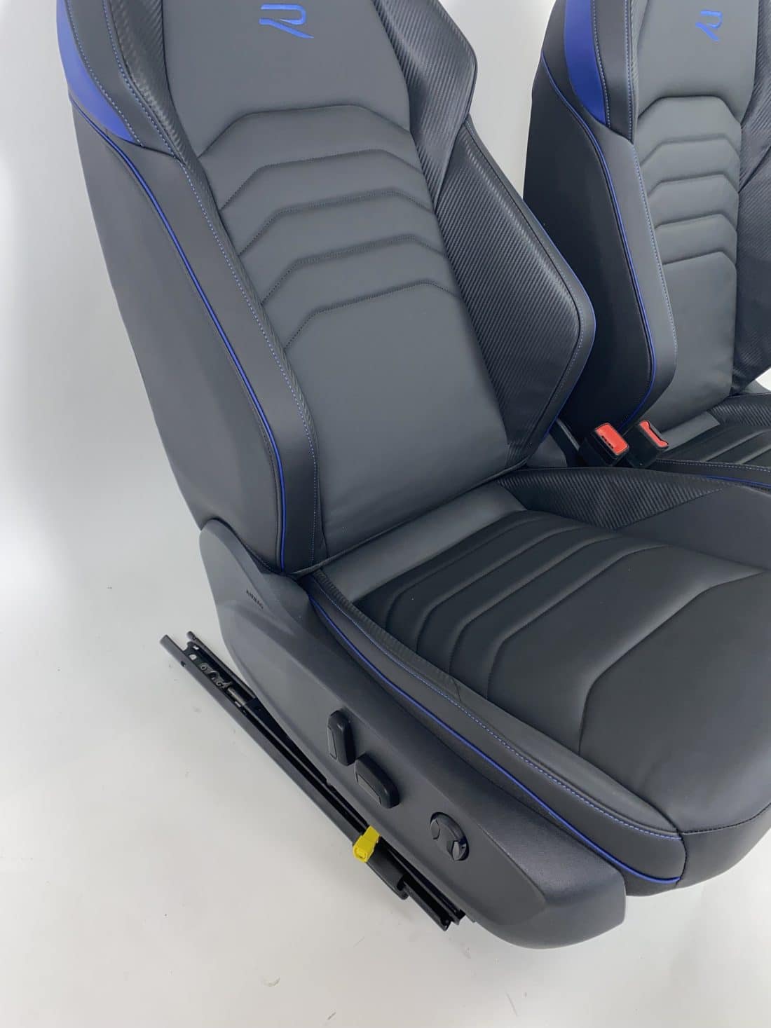 Trp Post Container Data Trp Post Id 11366 Interior Vw Arteon Shooting Break R Black Leather Blue Stitching Trp Post Container