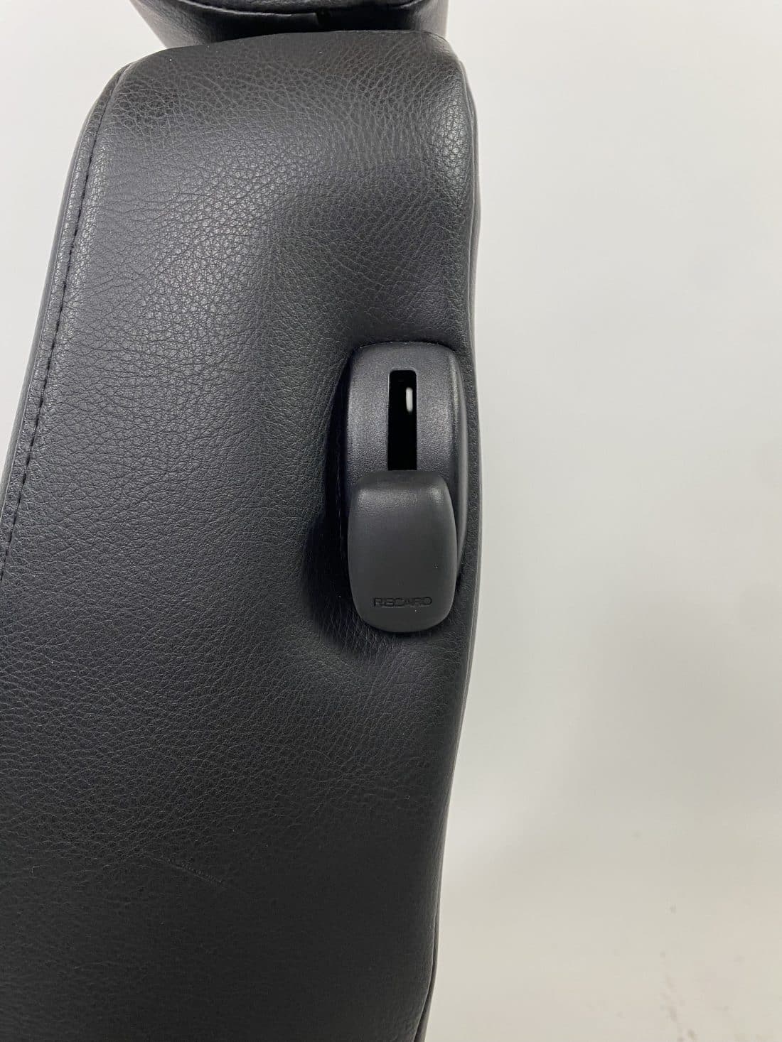 Trp Post Container Data Trp Post Id 14198 Recaro Specialist M Refurbished With Armrest Trp Post Container