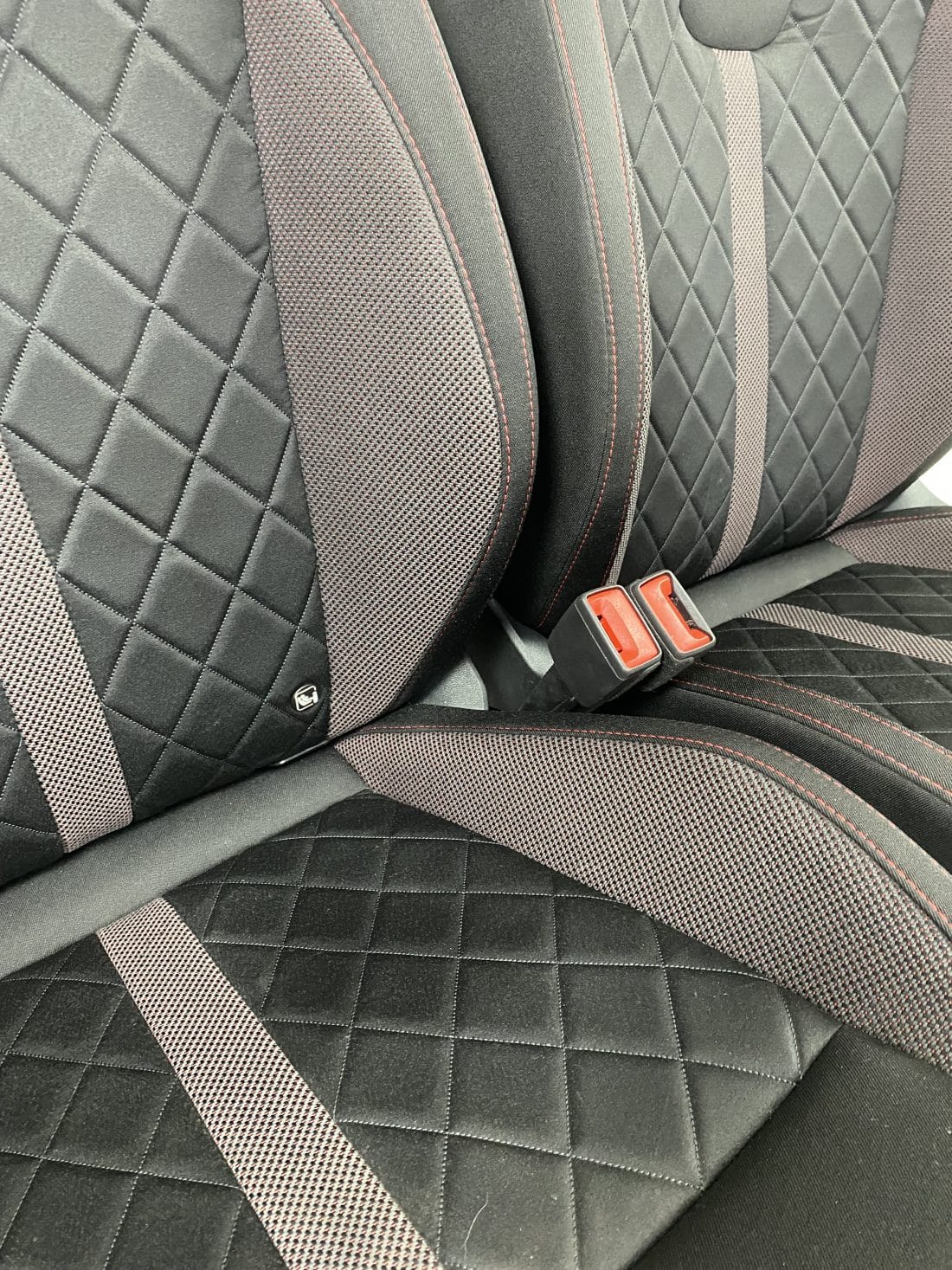 Trp Post Container Data Trp Post Id 14316 Interior Skoda Octavia Iv Combi Nx5 Fabric Black Red Trp Post Container
