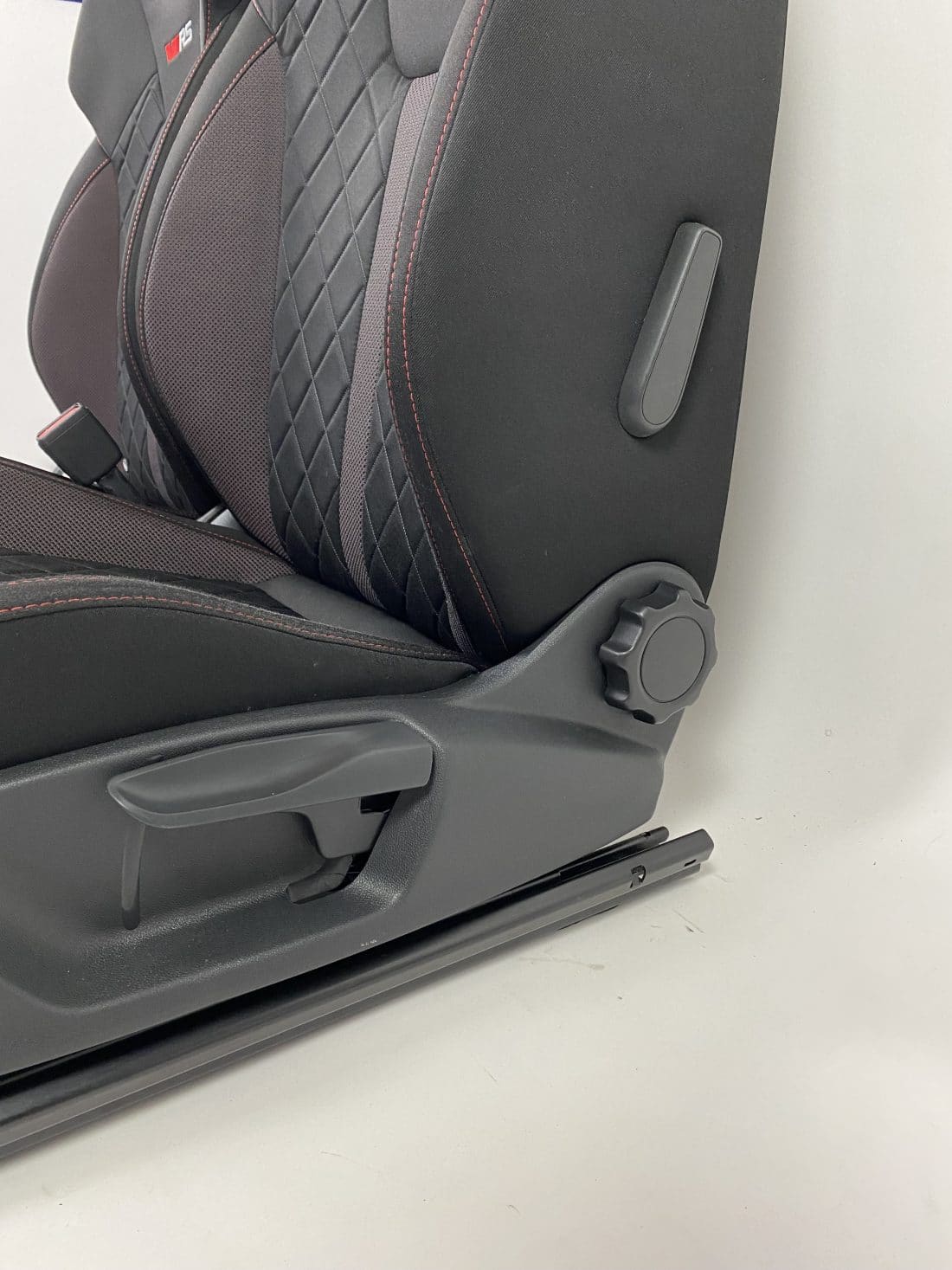Trp Post Container Data Trp Post Id 14316 Interior Skoda Octavia Iv Combi Nx5 Fabric Black Red Trp Post Container