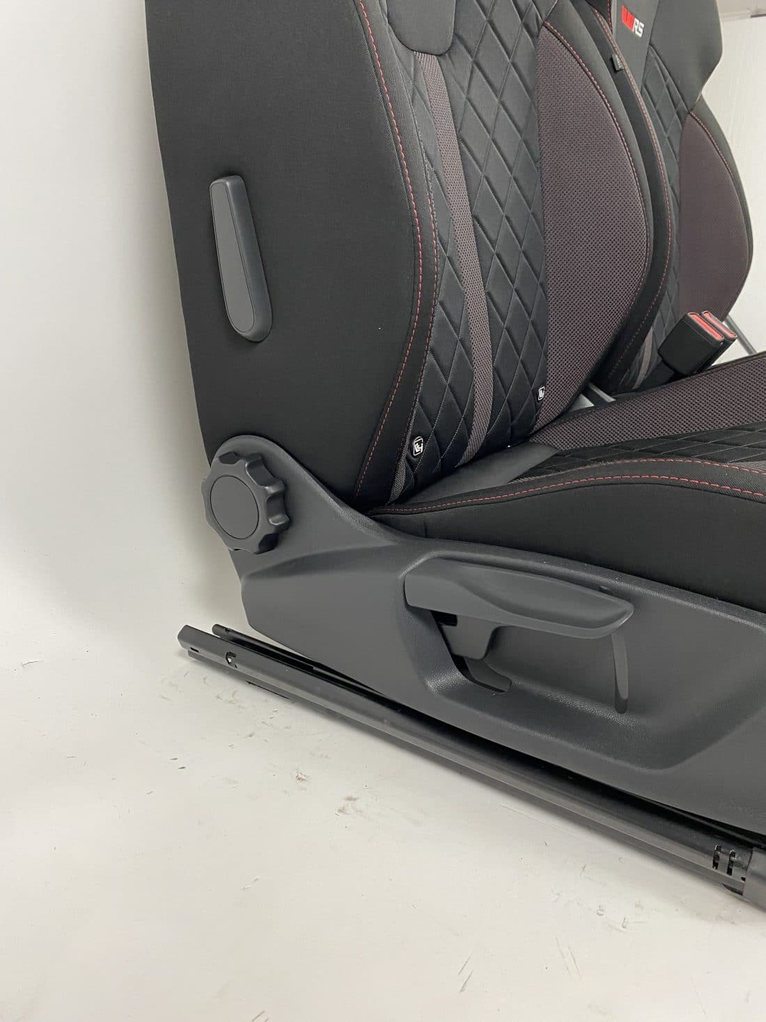 Trp Post Container Data Trp Post Id 14316 Interior Skoda Octavia Iv Combi Nx5 Fabric Black Red Trp Post Container