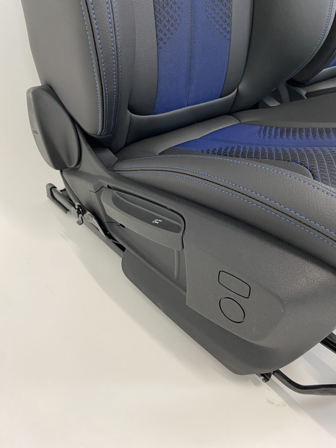 Trp Post Container Data Trp Post Id 15359 Interieur Bmw 2 Serie Gran Coup M F44 Leder Alcantara Zwart Blauw Trp Post Container