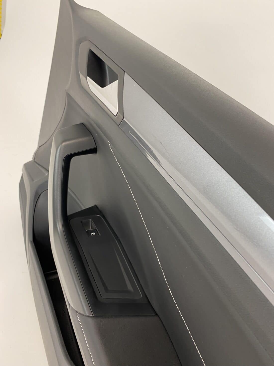Interieur Vw T Roc A11 Alcantara Stof Zwart Licht Grijs