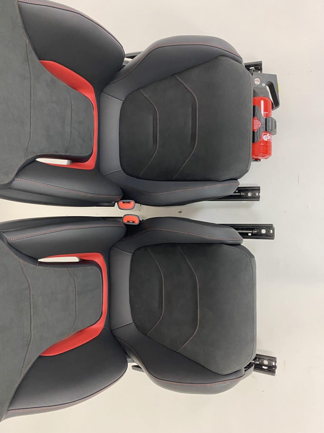 Trp Post Container Data Trp Post Id 15933 Mercedes Benz C Klasse Amg Performance Stoelen W206 Alcantara Met Rood Detail Trp Post Container