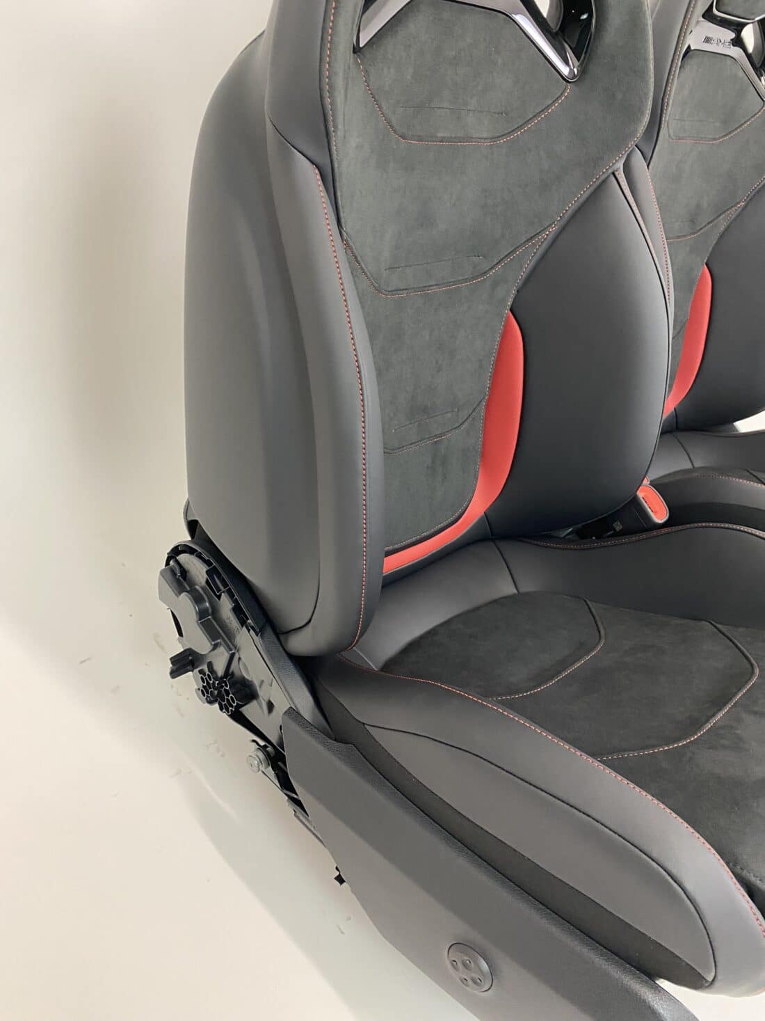 Trp Post Container Data Trp Post Id 15933 Mercedes Benz C Klasse Amg Performance Stoelen W206 Alcantara Met Rood Detail Trp Post Container