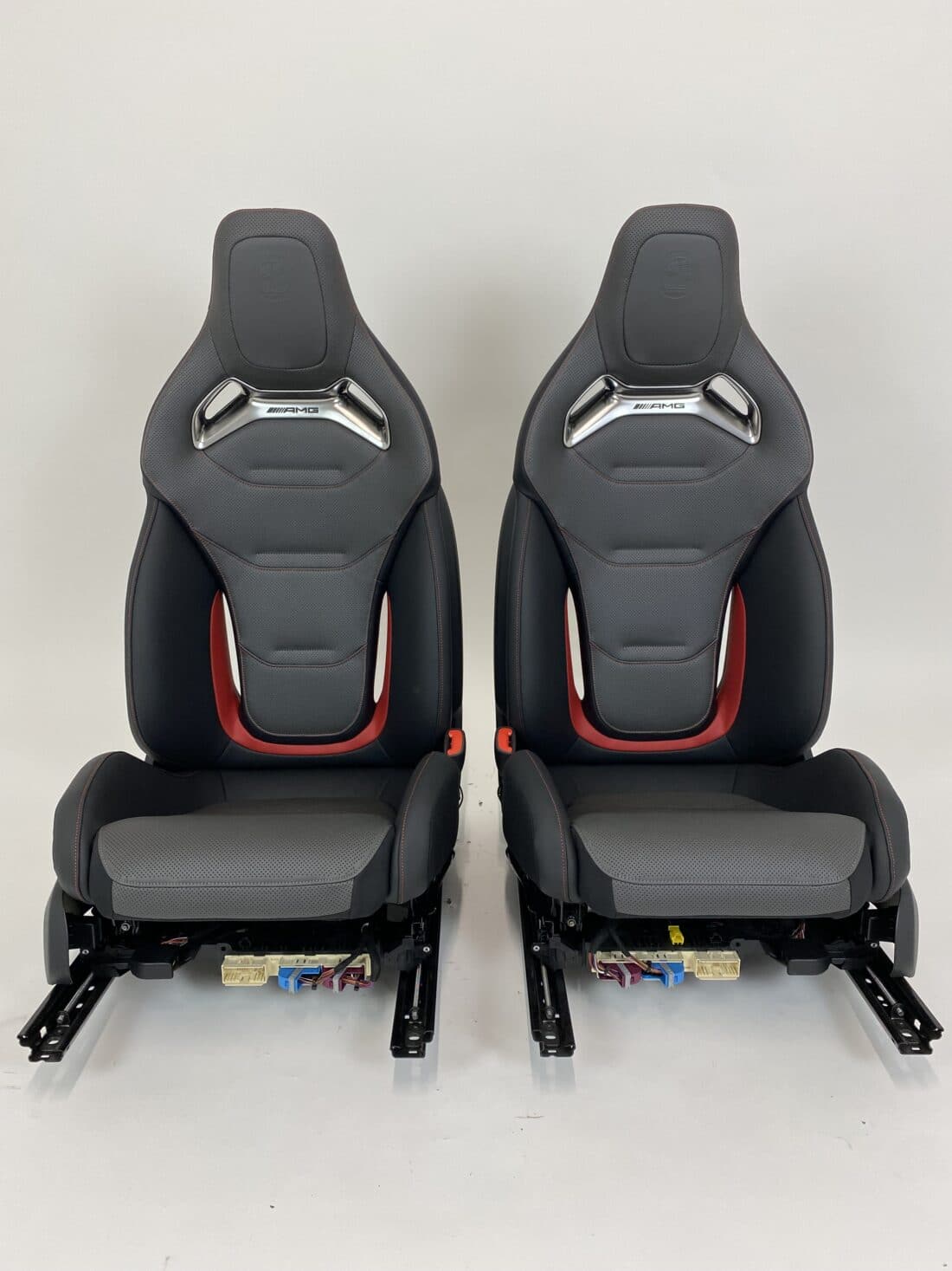 Trp Post Container Data Trp Post Id 15946 Mercedes Benz C Klasse Amg Performance Stoelen W206 Zwart Grijs Leder Met Rood Detail Trp Post Container