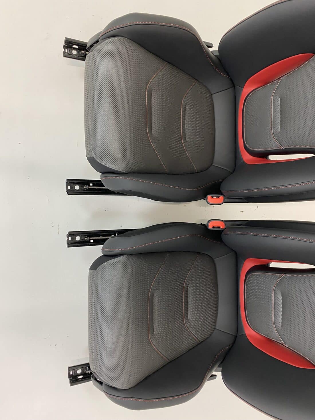 Trp Post Container Data Trp Post Id 15946 Mercedes Benz C Klasse Amg Performance Stoelen W206 Zwart Grijs Leder Met Rood Detail Trp Post Container