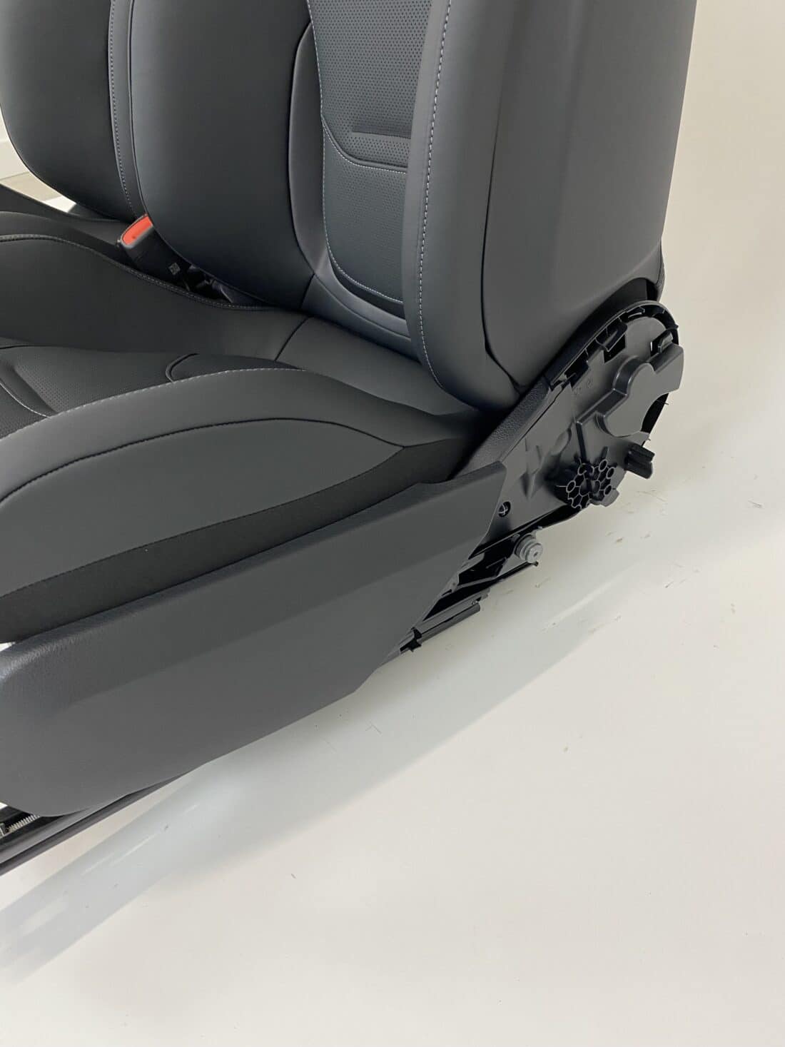 Trp Post Container Data Trp Post Id 15957 Mercedes Benz C Klasse Amg Performance Sitze W206 Schwarzes Leder mit weißen Nähten Trp Post Container