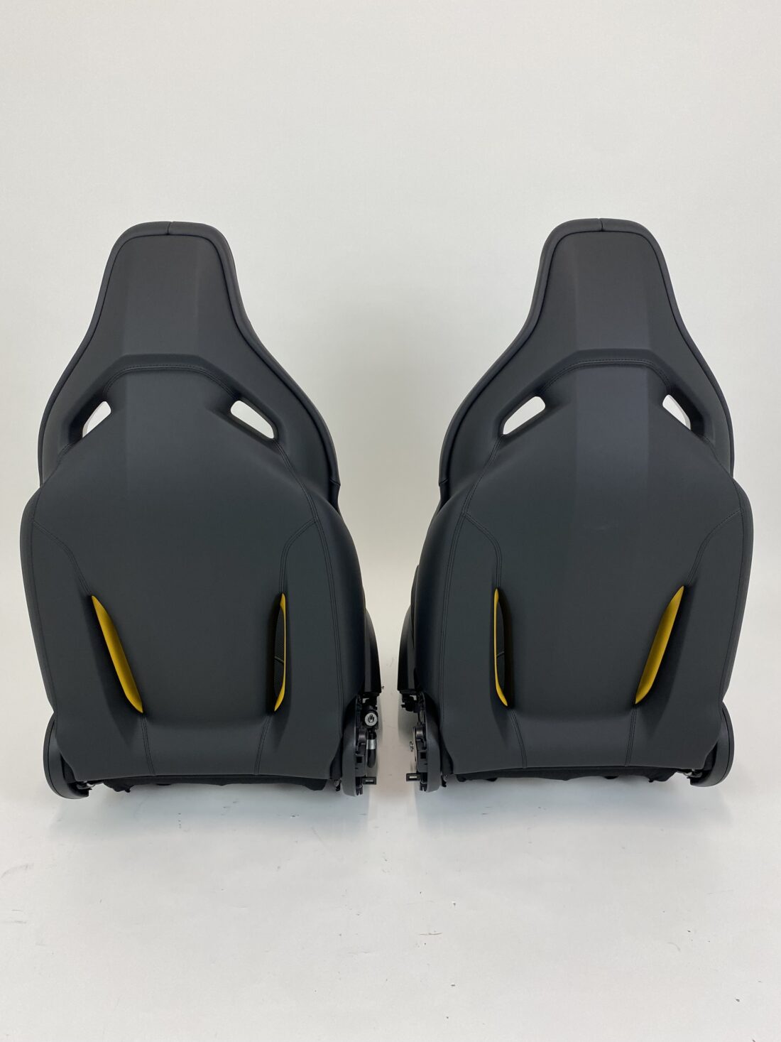 Trp Post Container Data Trp Post Id 15975 Mercedes Benz C Klasse Amg Performance Sitze W206 Schwarz Leder Mit Gelbem Detail Trp Post Container
