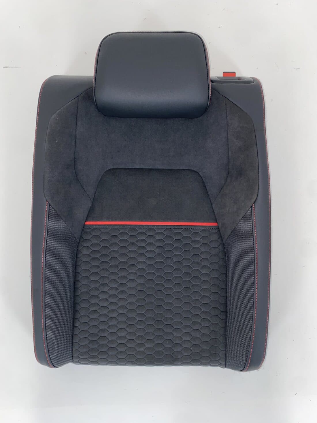 Trp Post Container Data Trp Post Id 16977 Interior Vw Golf 8 Gti Clubsport Alcantara Grey Honeycomb Red Stripes Trp Post Container