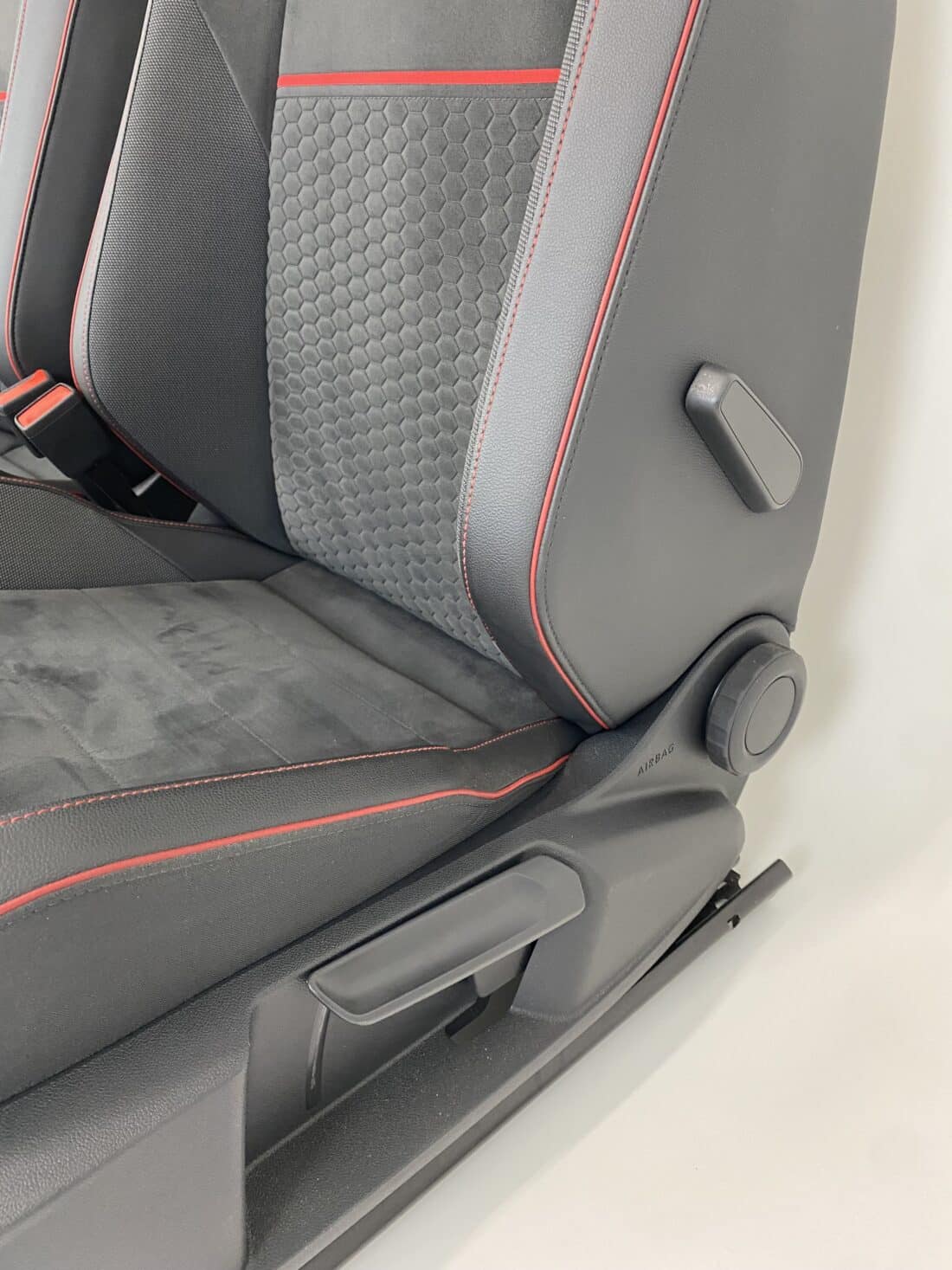 Trp Post Container Data Trp Post Id 16977 Interior Vw Golf 8 Gti Clubsport Alcantara Grey Honeycomb Red Stripes Trp Post Container