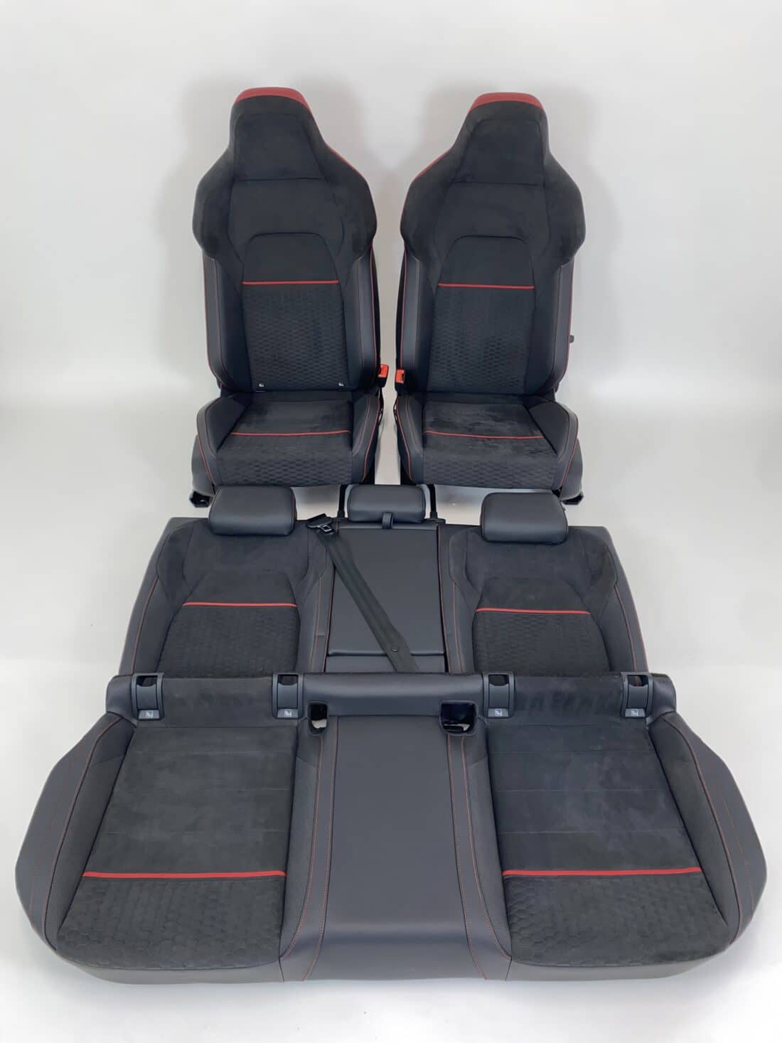 Trp Post Container Data Trp Post Id 16977 Interior Vw Golf 8 Gti Clubsport Alcantara Grey Honeycomb Red Stripes Trp Post Container