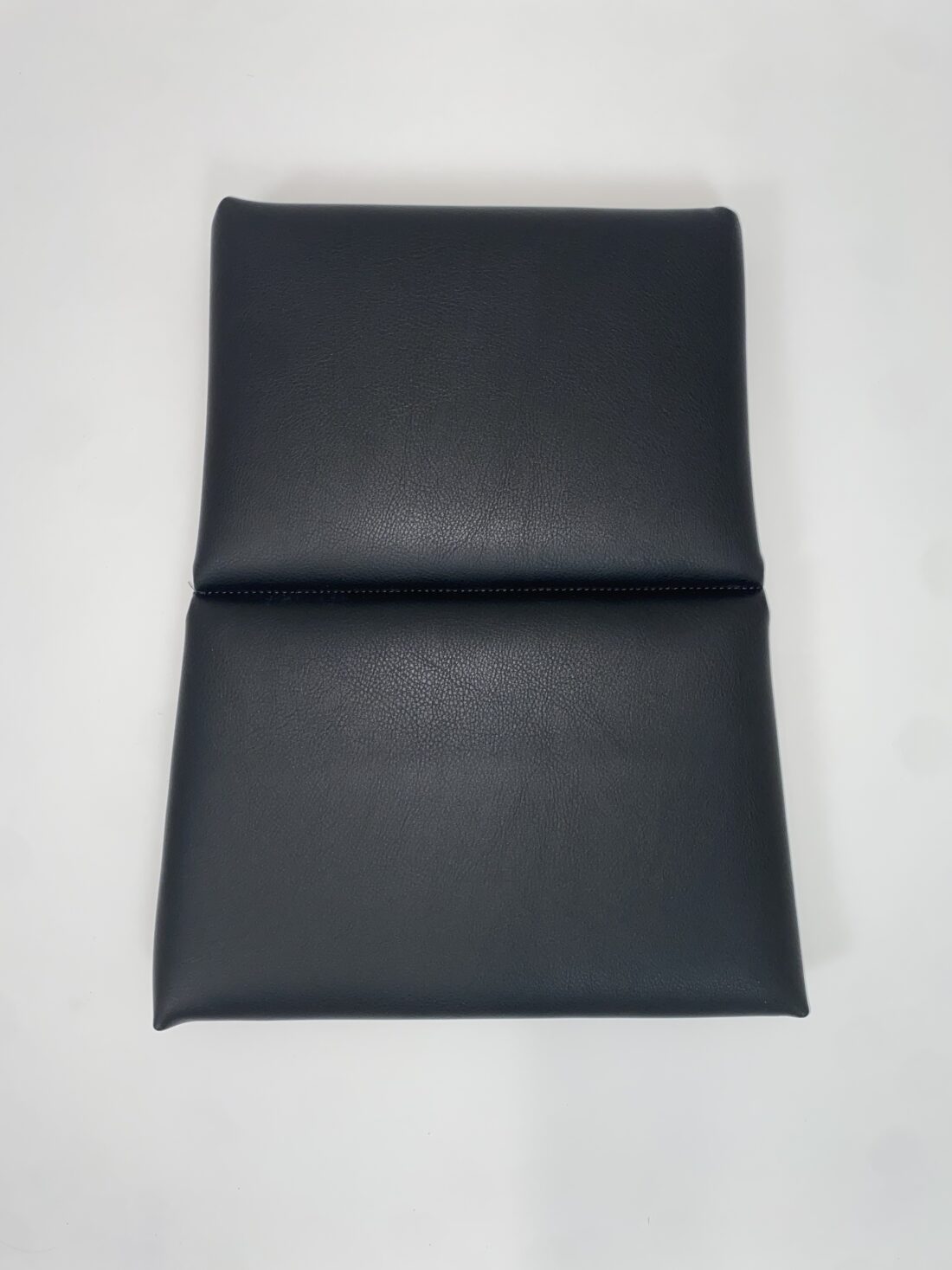 Trp Post Container Data Trp Post ID 19905 Pole Position Abe Faux Leather Back Cushion, Black 5118273 B36 Et Trp Post Container