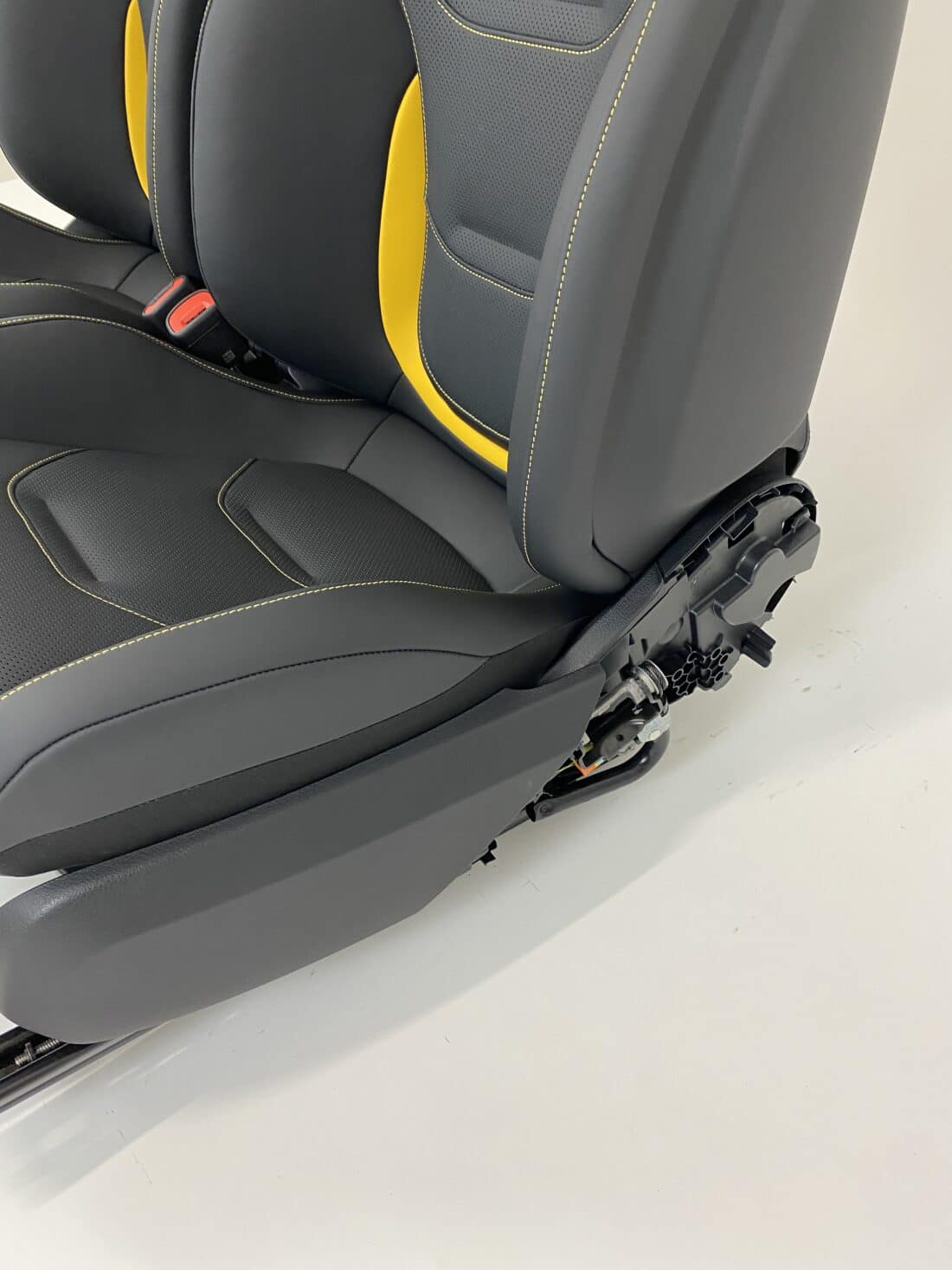 Mercedes Benz C Klasse Amg Performance Stoelen W206 Zwart Leder Met Gele Details