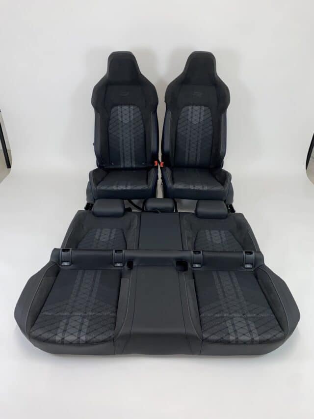 Intérieur de la VW Golf 8 R CD gris-noir