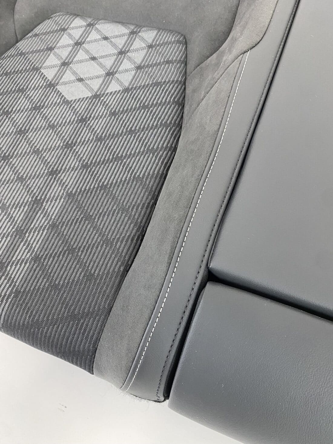 Données du conteneur Trp Post - ID Trp Post 20058 - Intérieur VW Golf 8 R CD gris-noir - Conteneur Trp Post Données du conteneur Trp Post - ID Trp Post 20058 - Intérieur VW Golf 8 R CD gris-noir - Conteneur Trp Post