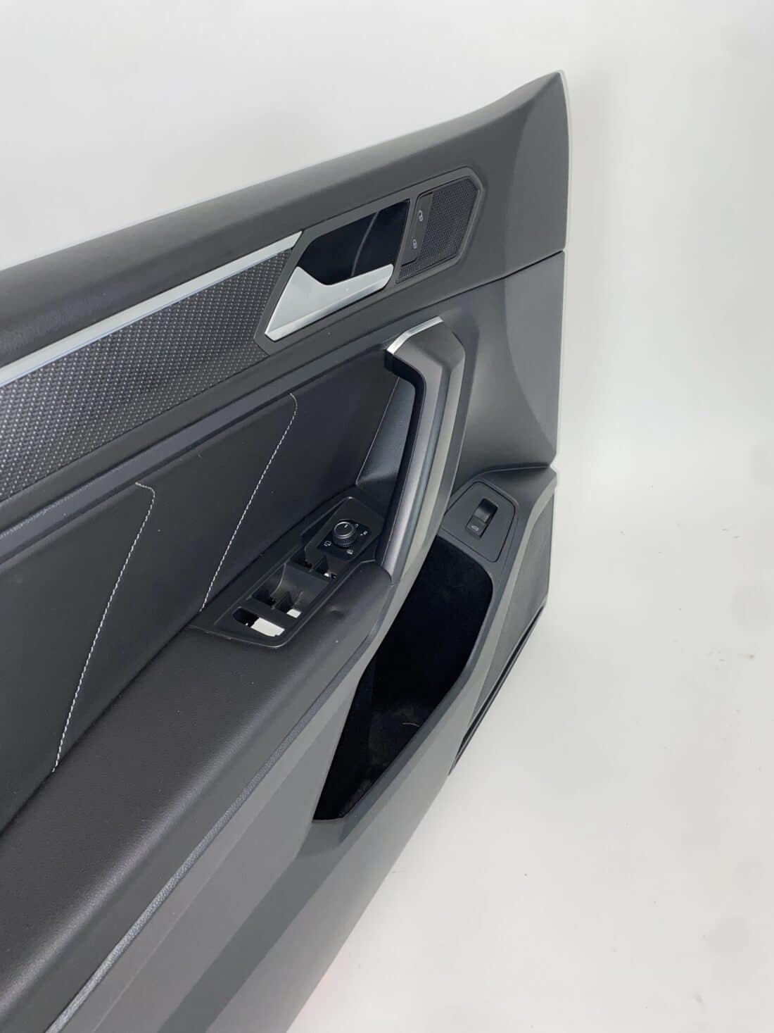 Trp Post Container Data Trp Post ID 20025 Interior VW Tiguan R Allspace Bw2 Alcantara Fabric Leather Trp Post Container Trp Post Container Data Trp Post ID 20025 Interior VW Tiguan R Allspace Bw2 Alcantara Fabric Leather Trp Post Container
