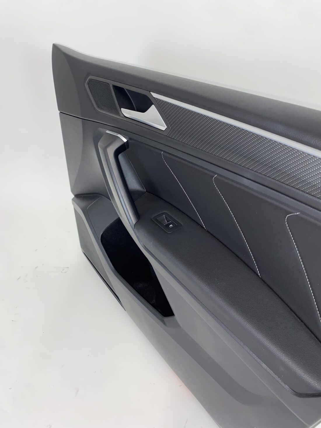 Trp Post Container Data Trp Post ID 20025 Interior VW Tiguan R Allspace Bw2 Alcantara Fabric Leather Trp Post Container Trp Post Container Data Trp Post ID 20025 Interior VW Tiguan R Allspace Bw2 Alcantara Fabric Leather Trp Post Container
