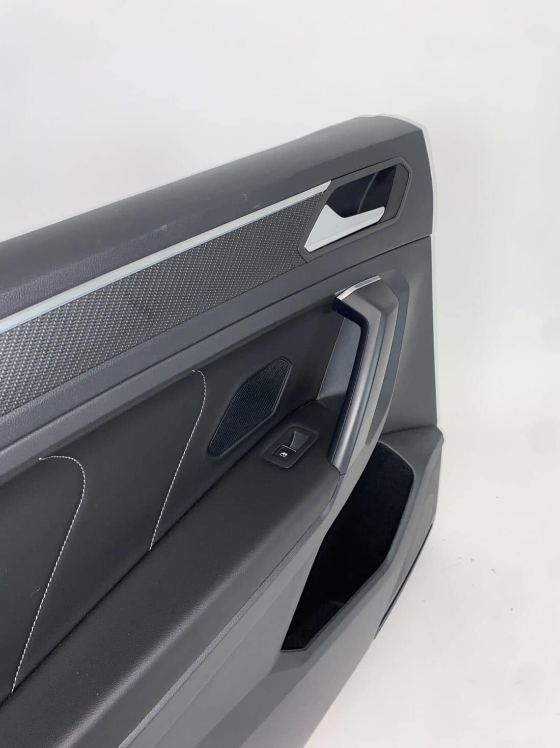 Trp Post Container Data Trp Post ID 20025 Interior VW Tiguan R Allspace Bw2 Alcantara Fabric Leather Trp Post Container Trp Post Container Data Trp Post ID 20025 Interior VW Tiguan R Allspace Bw2 Alcantara Fabric Leather Trp Post Container