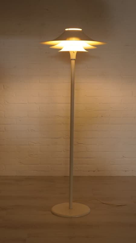 Vloerlamp Lyfa Ardina E095 Deens Mid Century Design