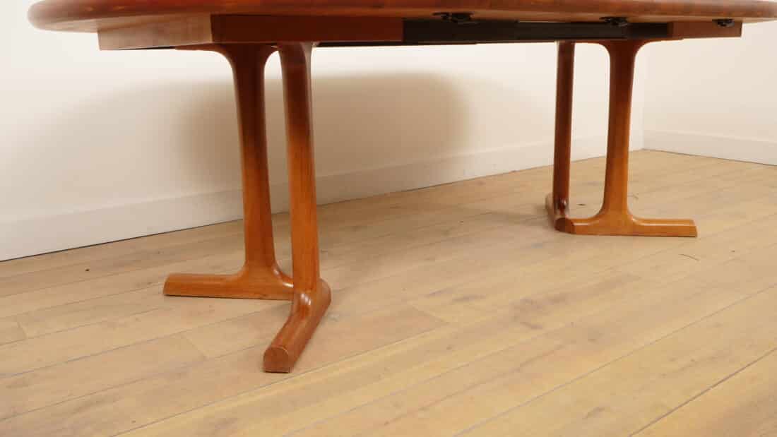 Vintage Uitschuifbare Ronde Eettafel Dyrlund Massief Teak Deens Vintage Uitschuifbare Ronde Eettafel Dyrlund Massief Teak Deens