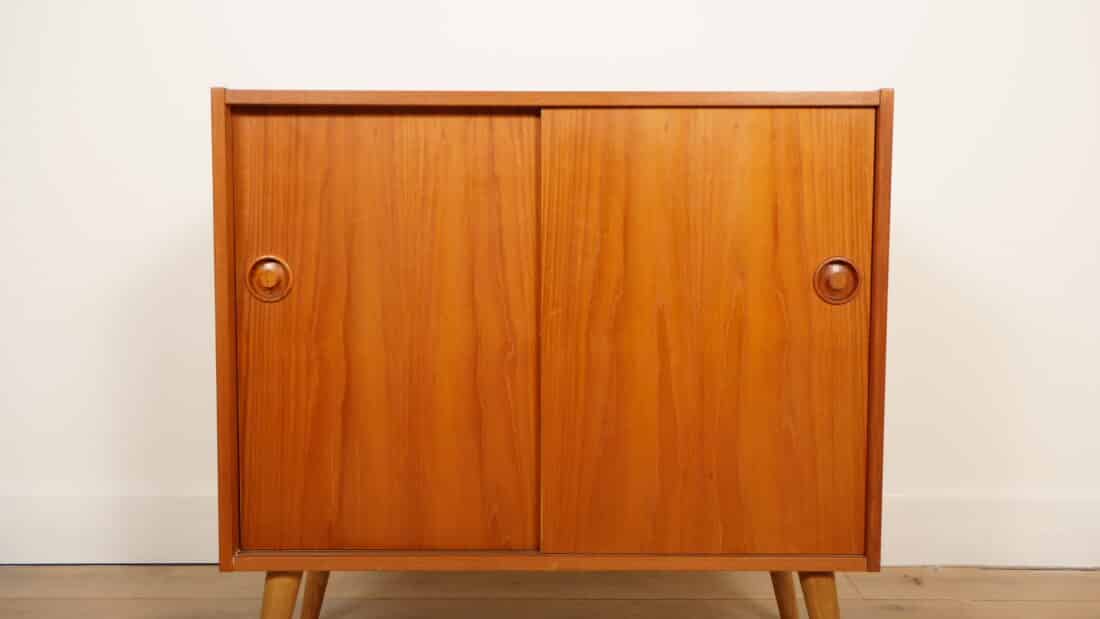 Vintage Kastje Met Schuifdeuren Audiomeubel Teak