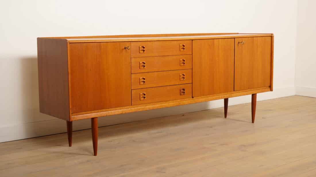 Vintage Dressoir Notenhout 220 Cm