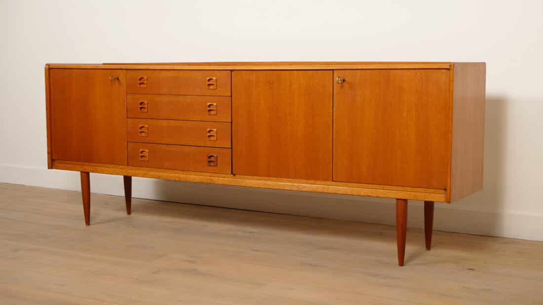 Vintage Dressoir Notenhout 220 Cm