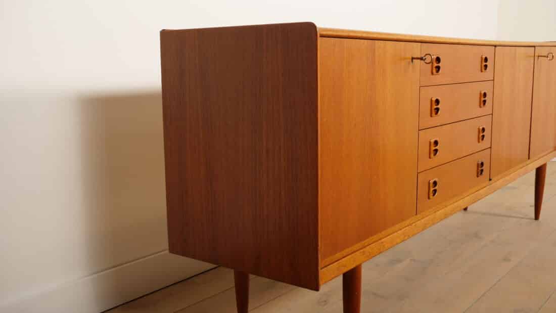 Vintage Dressoir Notenhout 220 Cm