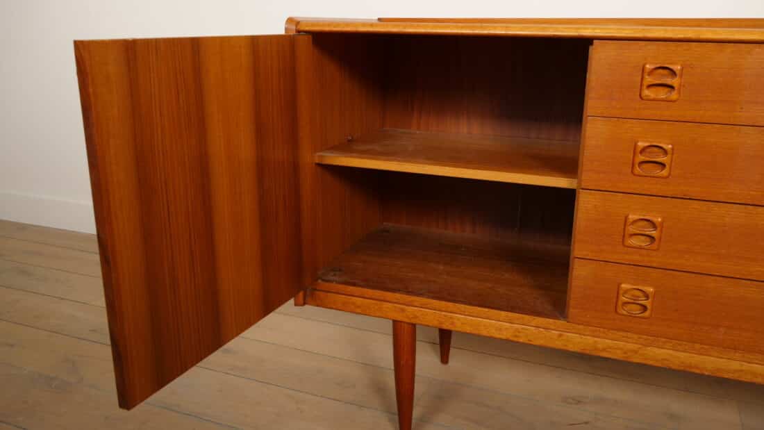 Vintage Dressoir Notenhout 220 Cm