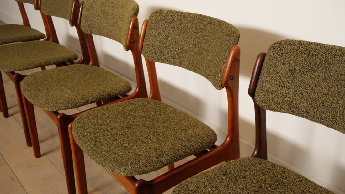 6 X Eetkamerstoelen Erik Buch Model 49 Teak Opnieuw Gestoffeerd