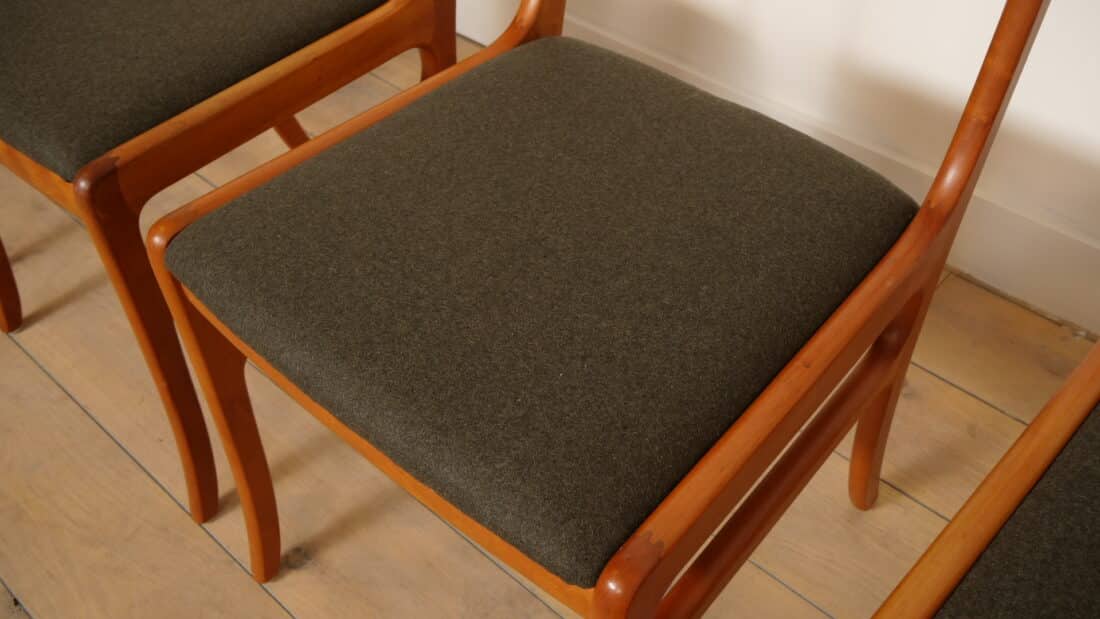 Trp Post Container Data Trp Post Id 22060 4 X Dining Chair Ole Wanscher Cherry Reupholstered Trp Post Container